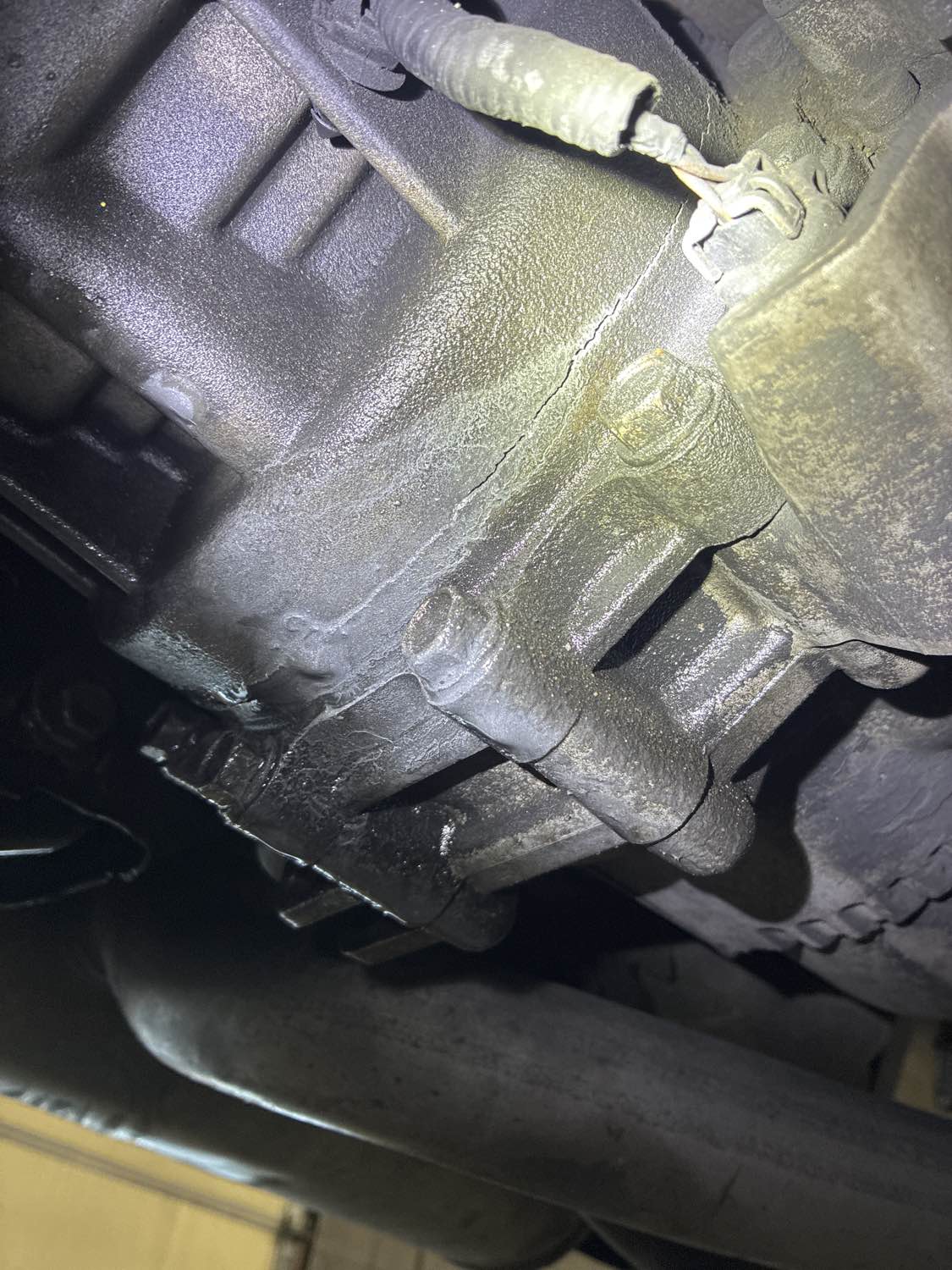 Jeep Cherokee Rear Differential Problems: Cracks, Leaks & RDM Failures