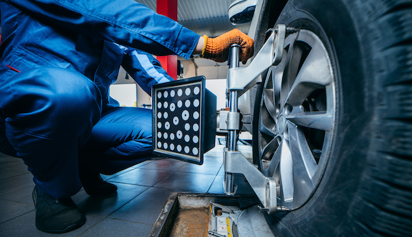 5 Signs It's Time for a Wheel Alignment
